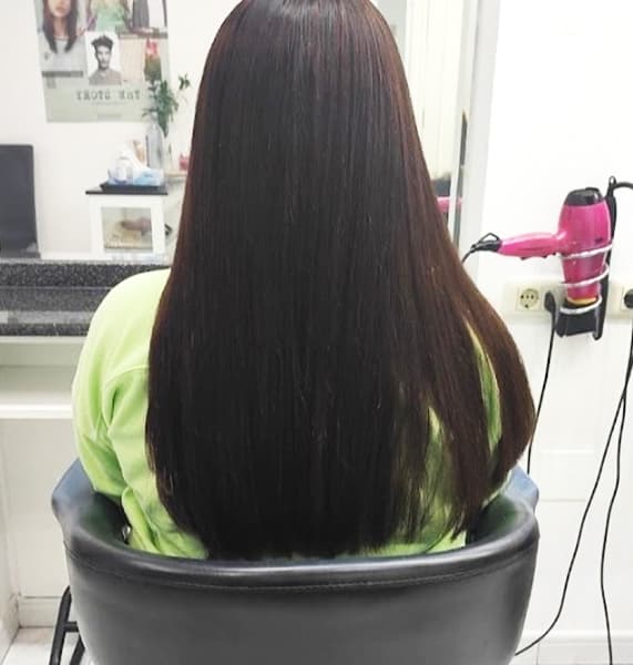 Expertas en extensiones y desrizados